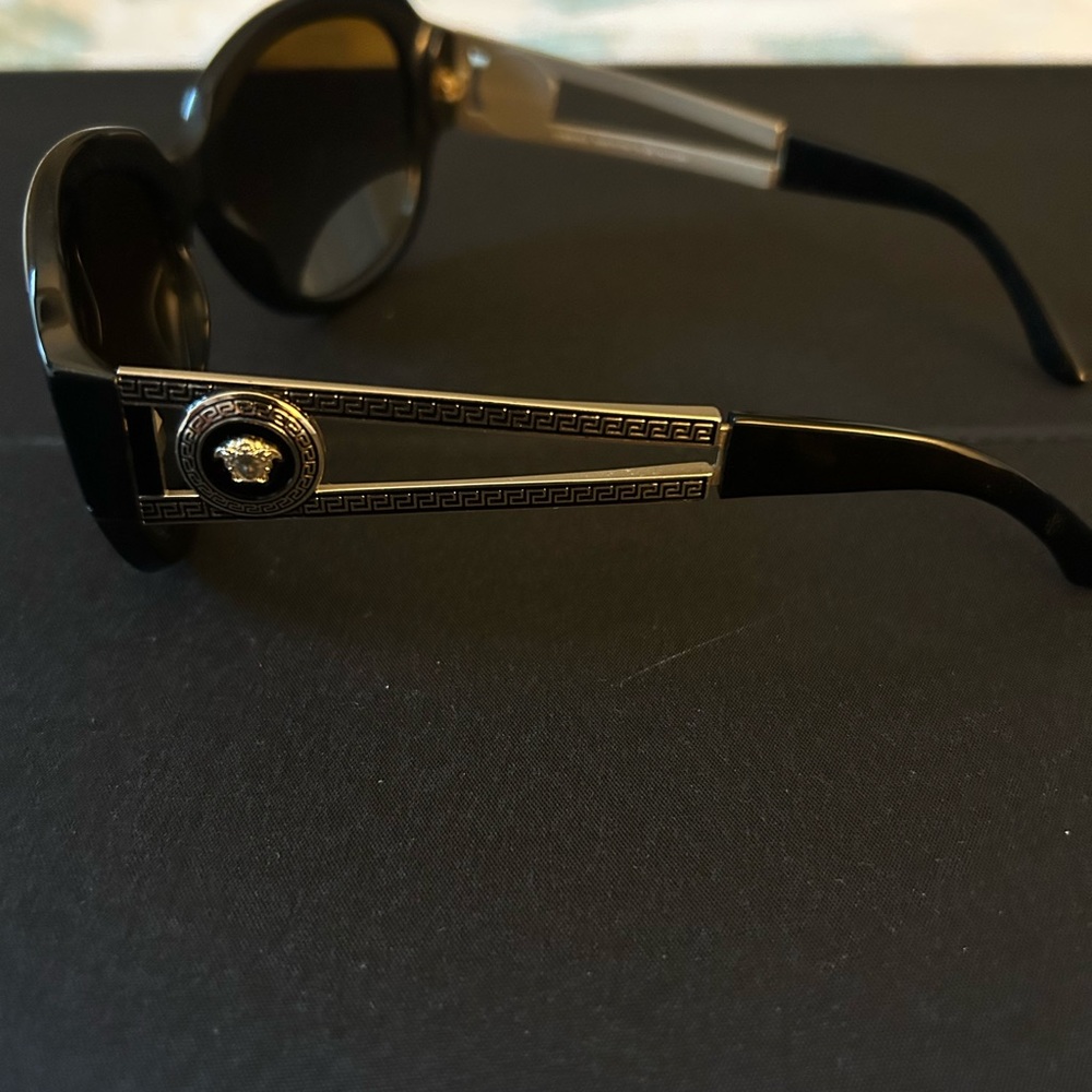 Authentic Versace Sunglasses - image 5